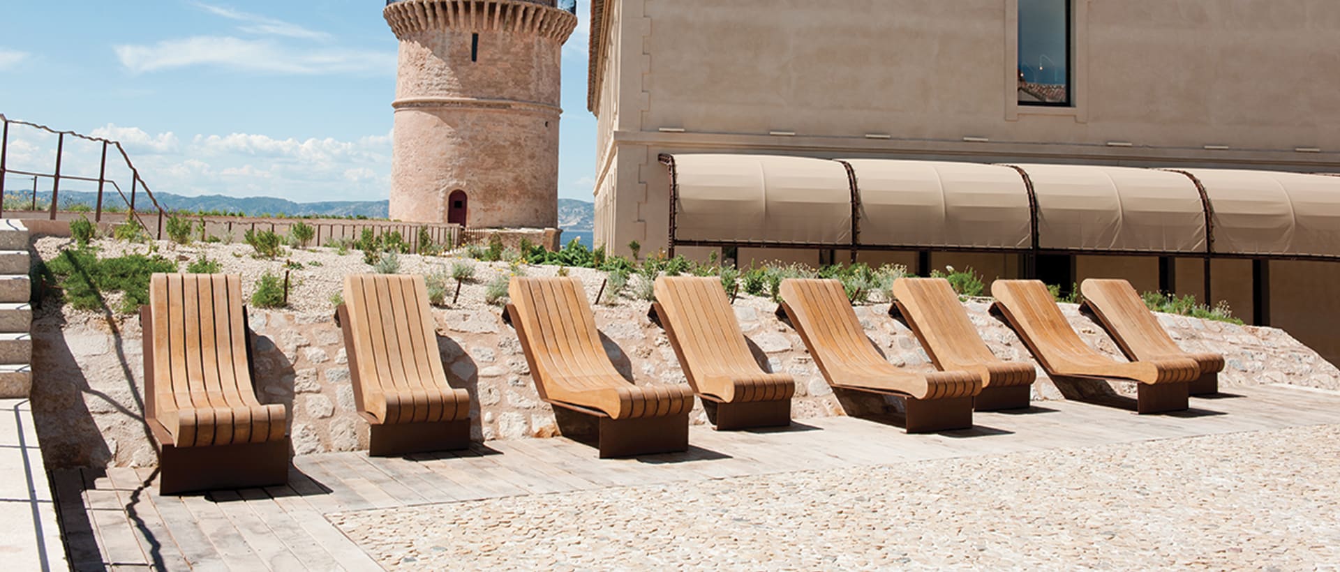 Chaise longue d'extérieur MIGRATION en bois