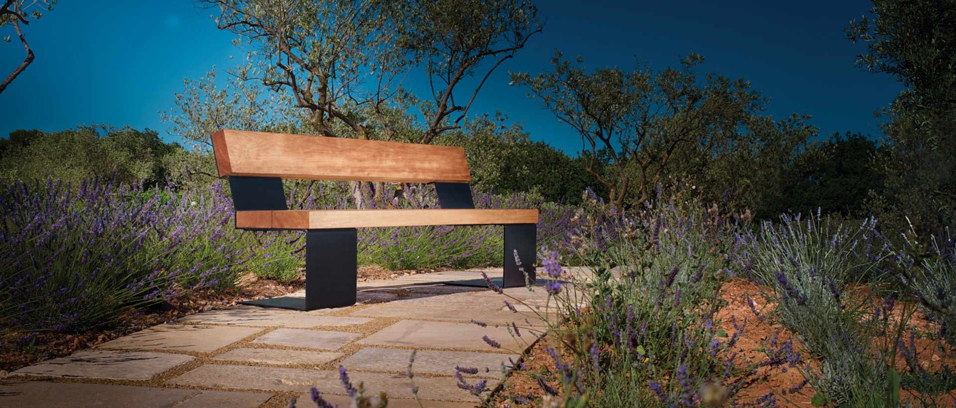 Banc urbain design CYRIA, mobilier urbain en bois