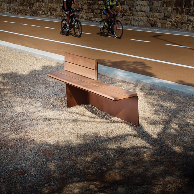 MONSIEUR bench with backrest for rest areas