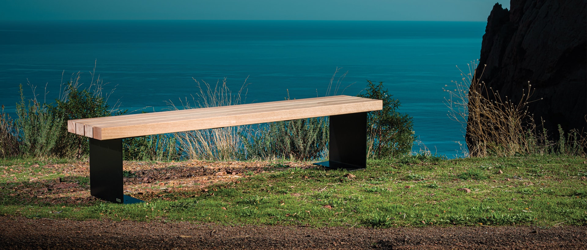 Banc économique - mobilier urbain Cyria