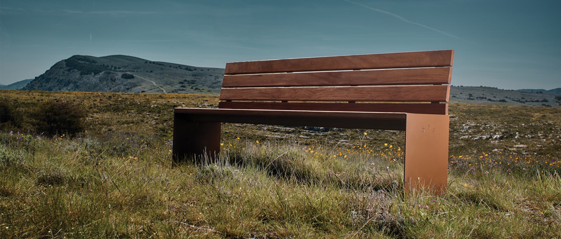 Banc avec dossier ergonomique CYRIA