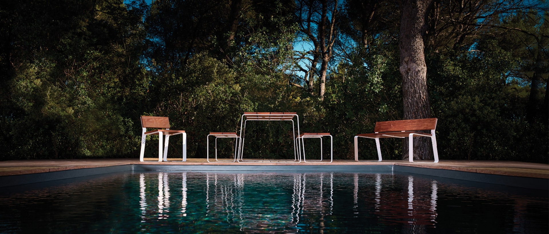 Mobilier extérieur KAISEKI acier bois parc jardin