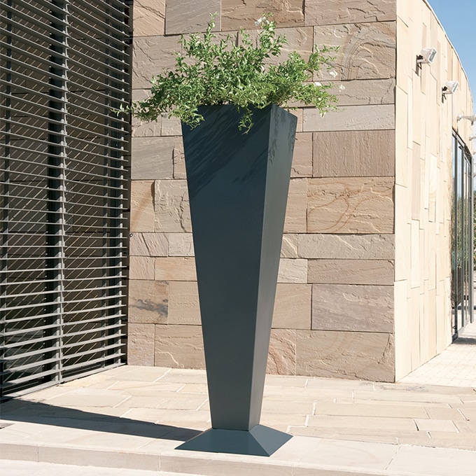 Grande jardinière de ville acier