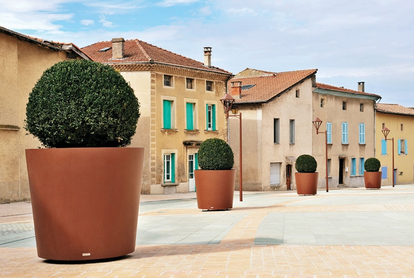 Grande jardinière de ville en acier corten