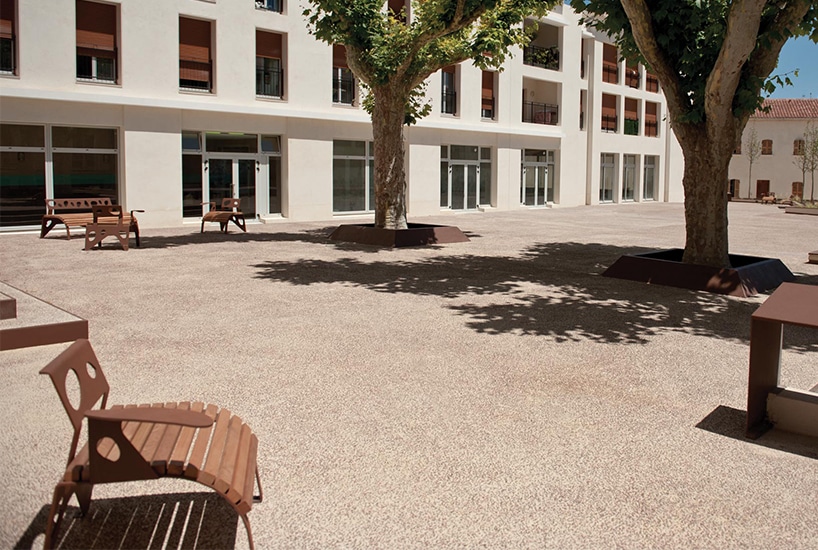 Mobiliario urbano con sillones GREEN PALACIO