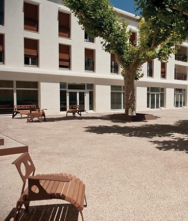 Silla urbana con reposabrazos GREEN PALACIO