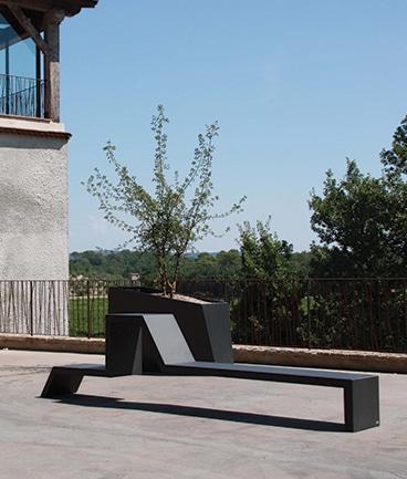 Banc et jardinière, mobilier urbain Cyria