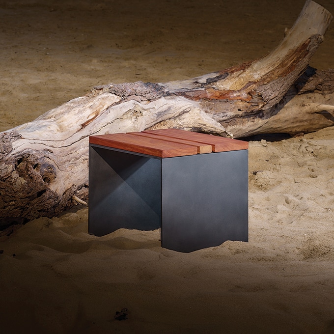 Tabouret extérieur conçu et fabriqué par Cyria, mobilier urbain