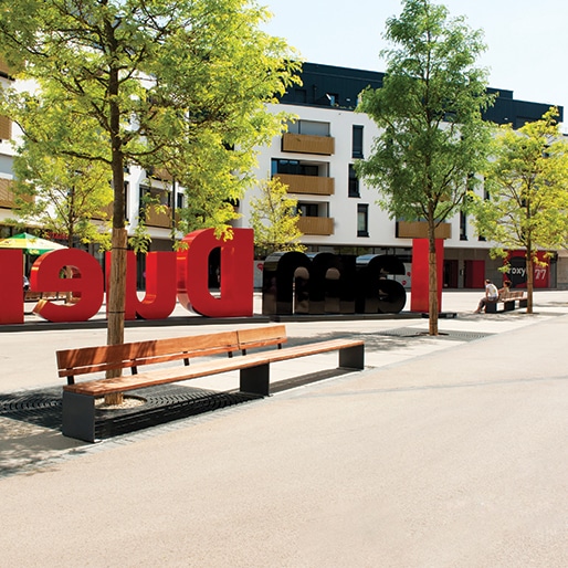 Modular benches and benches to meet the challenges of the city and its new uses, and to create customized street furniture to energize urban spaces.