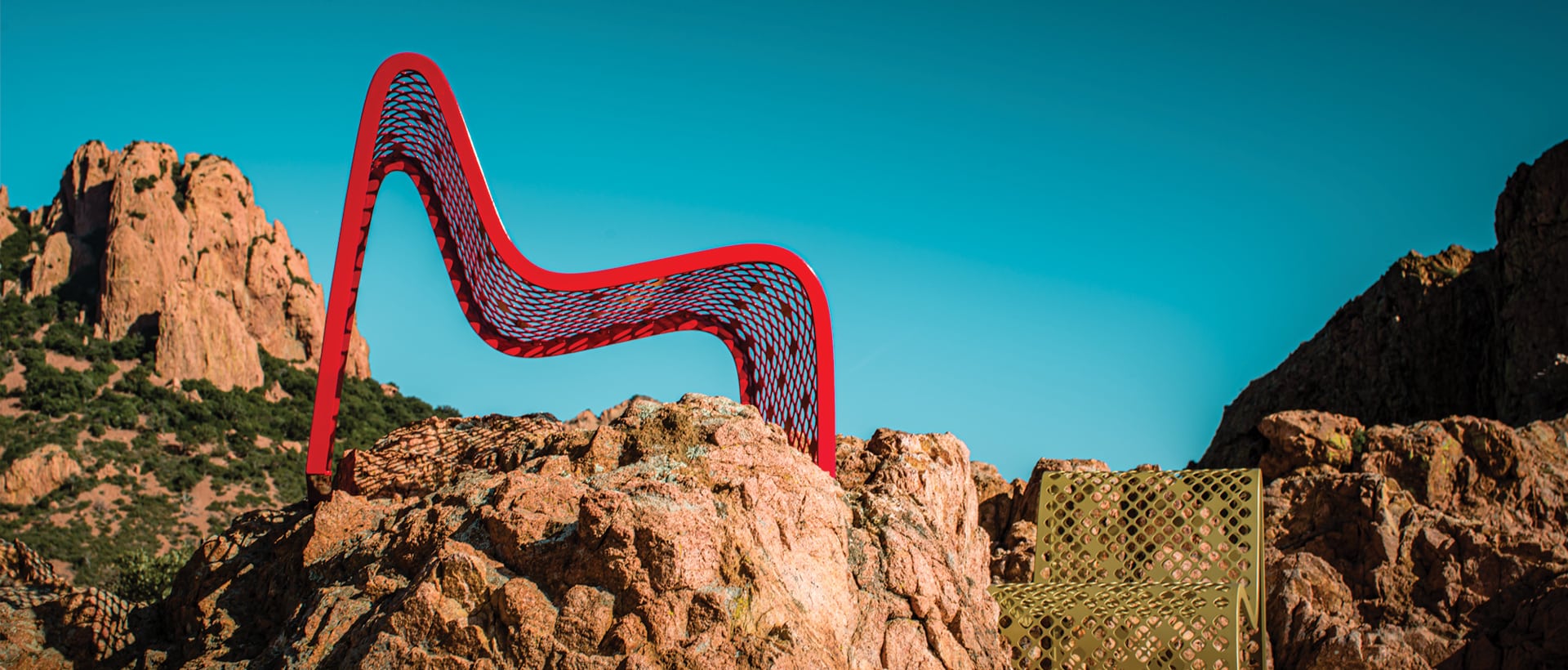 ELINUM steel armchair