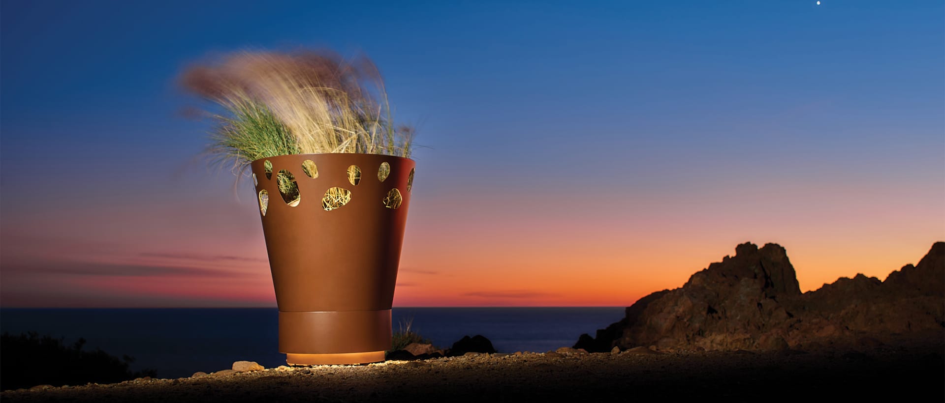 Jardinière en métal découpé au laser