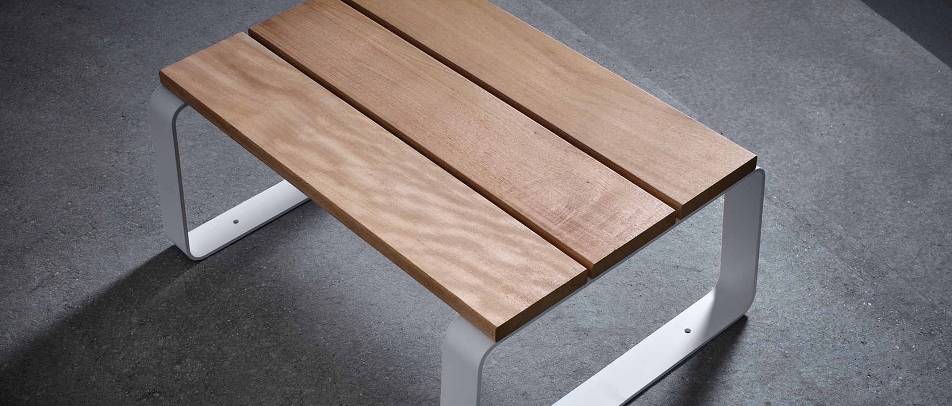 Tavolino KAISEKI realizzato da Cyria outdoor furniture