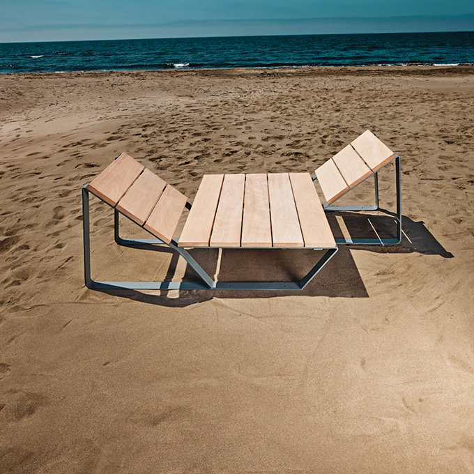 Chaise longue grande de Cyria mobiliario urbano, diseño moderno y elegante para espacios públicos