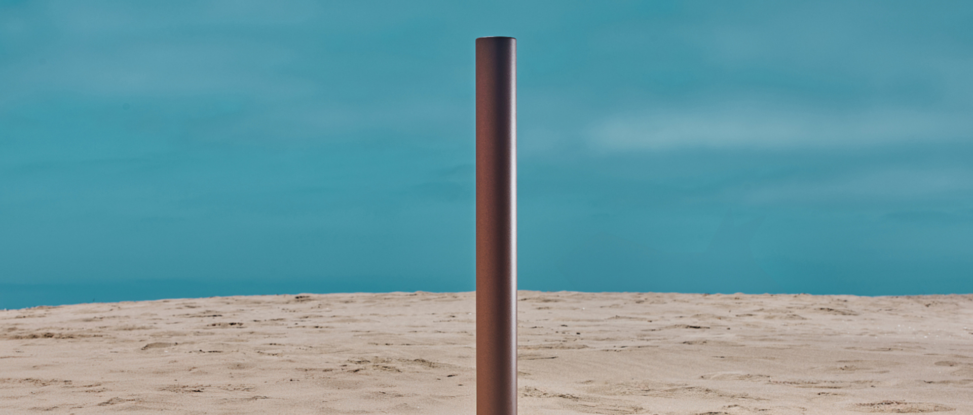 Potelet galvanisé amovible TREMA, conçu par le fabricant de mobilier urbain Cyria à Aix en Provence